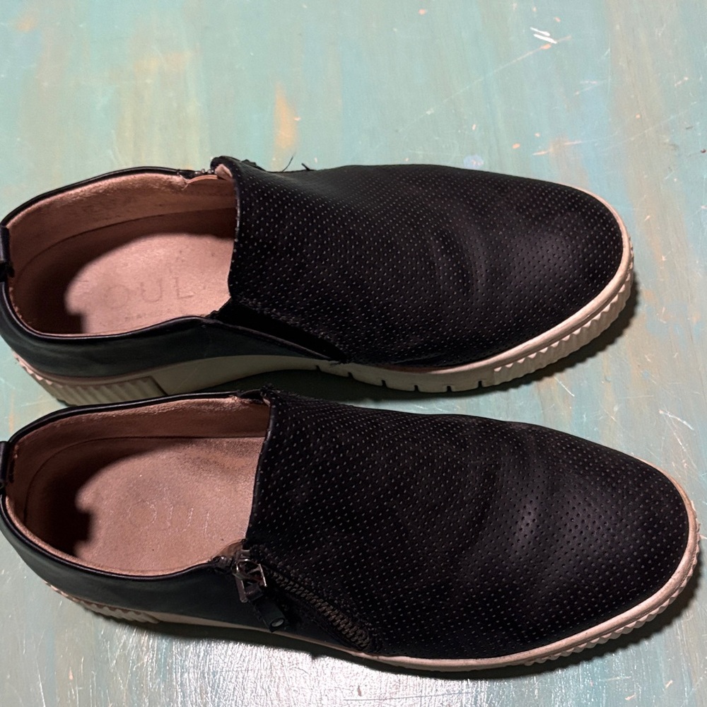 SOUL Naturalizer Black Slip-On Women's Sneakers